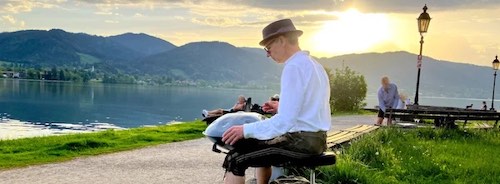 Peter on Handpan